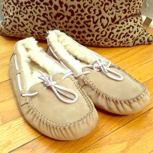 UGG Dakota Moccasins BRAND NEW!!